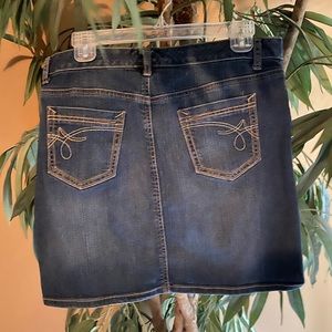 Stylish Jen mini jean skirt